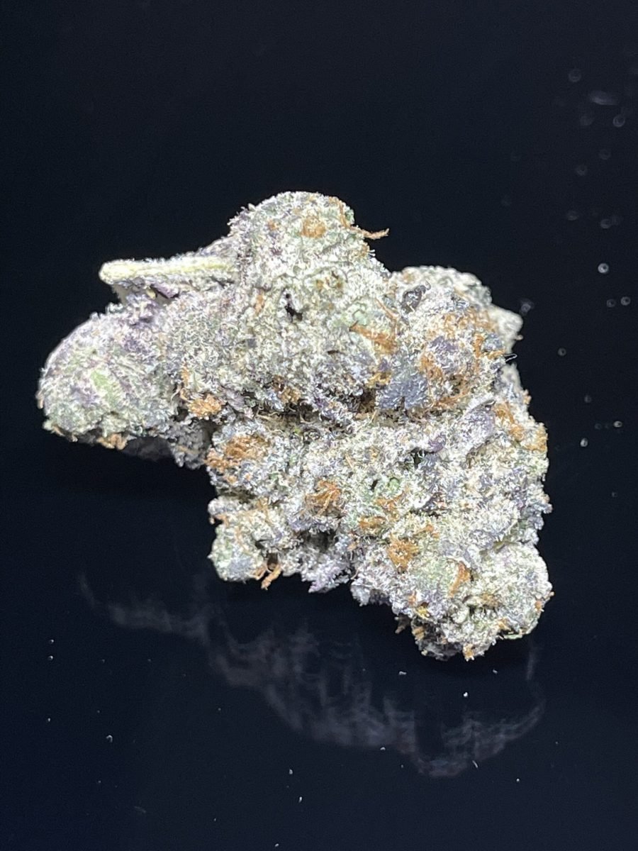 ICE CREAM - *PREMIUM EXOTIC* - THC 33% - Hybrid – 1Oz = 220$