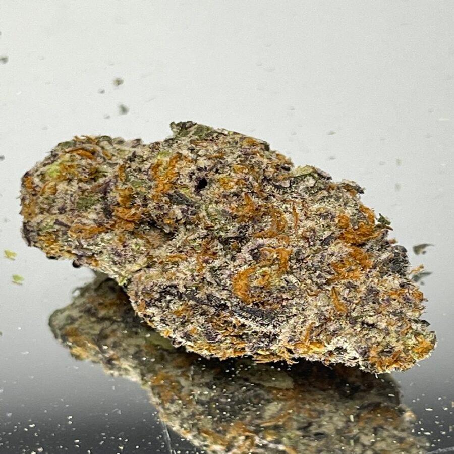 Cosmic Energy - Hybrid 30% Indica / 70% Sativa - THC 31%